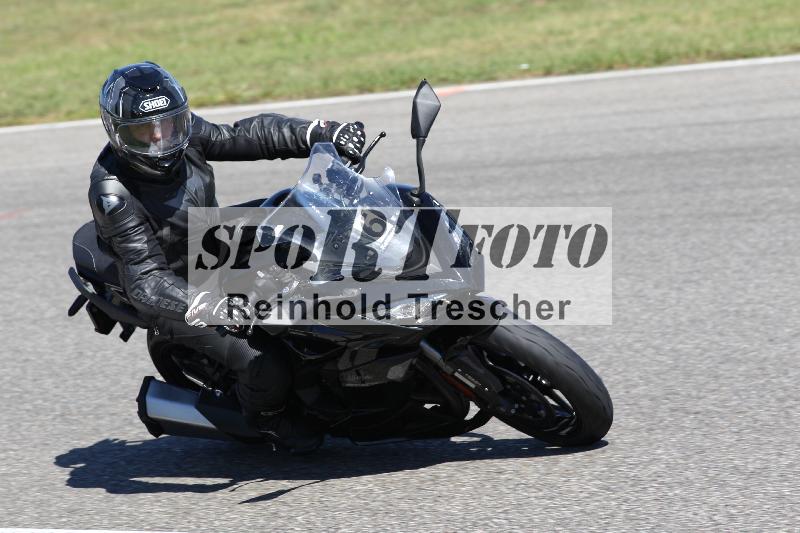 /Archiv-2025/48 25.08.2025 Cornu Master School ADR/gruen-vert/6